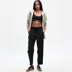 Womens Gapfit Commuter Pants in Black. Size S